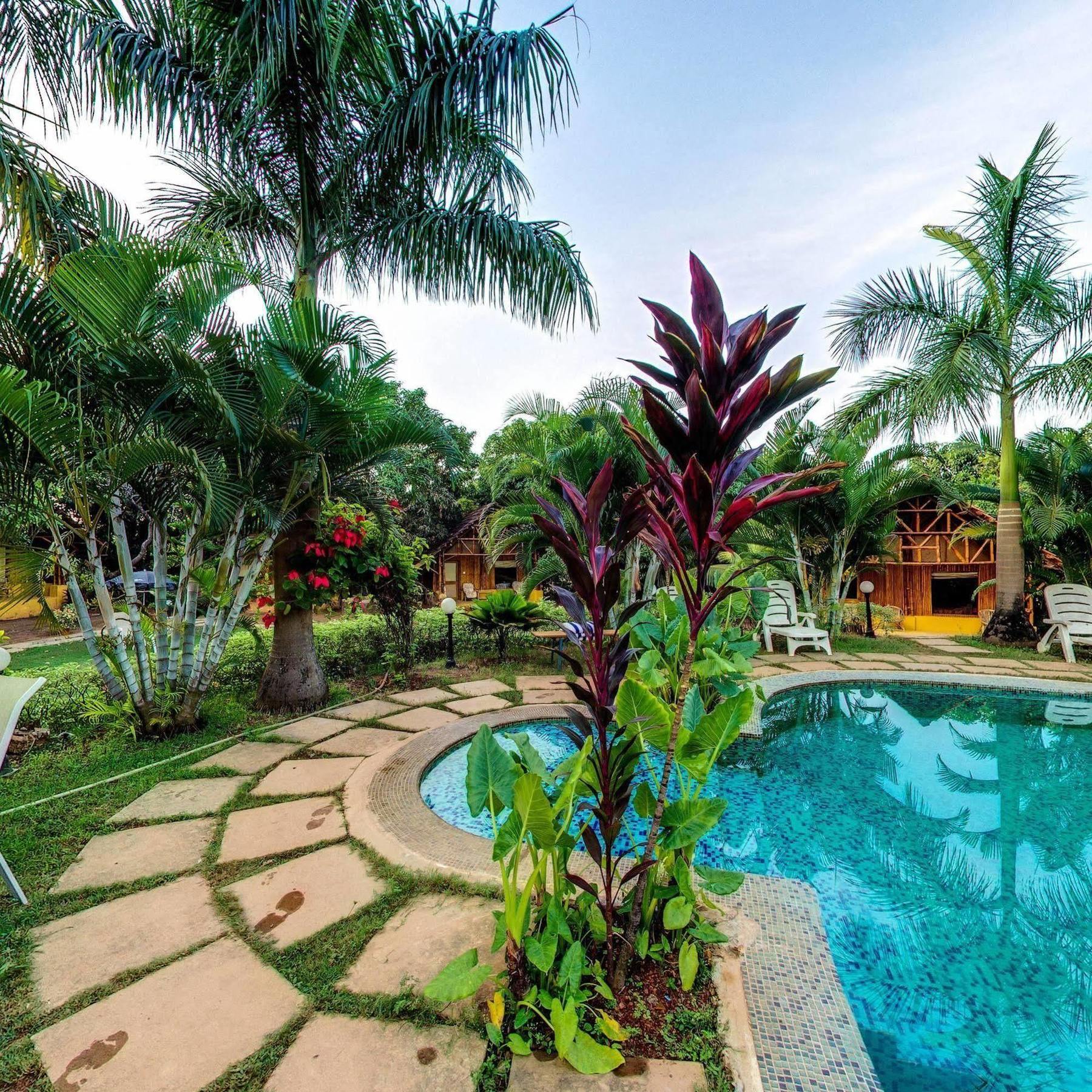 Hotel Octave Rococco Morjim Pernem Exterior foto